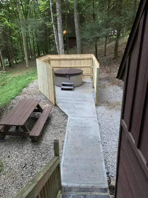 Hot Tub & Pet Friendly Chalet - Image 1