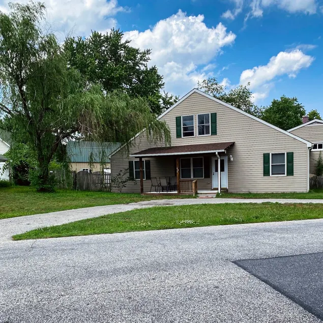 Entire Private 2 bedrooms house, nice neighborhood - Image 1