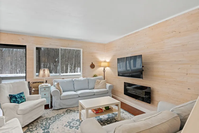 Captivating Hideaway Valley Condo #9 - Image 1