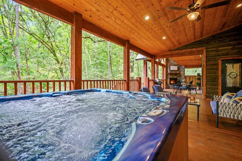 Nouveau \"Agape Creek\" Cabine 1350 pieds carrés 1 lit, 1. 5 salles de bain, w / Gameroom & Hot Tub! - Image 1