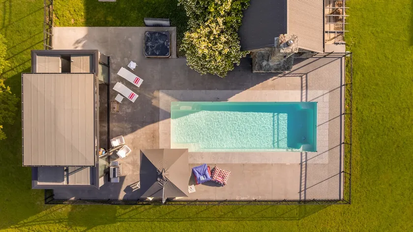 Rustik karakter hjem med masser af plads, privat spa pool, tennisbaner - Image 1