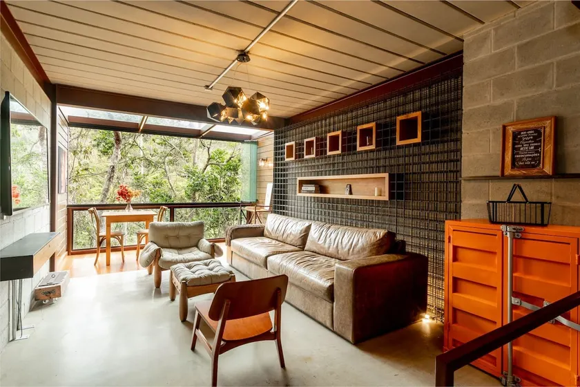 Triplex com Design Industrial em Itaipava | AIR A2 - Image 1