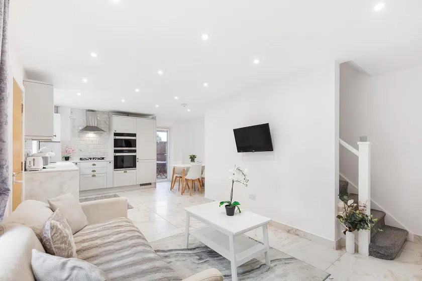 Cosy Two Bedroom House in Central Kidlington - Image 1