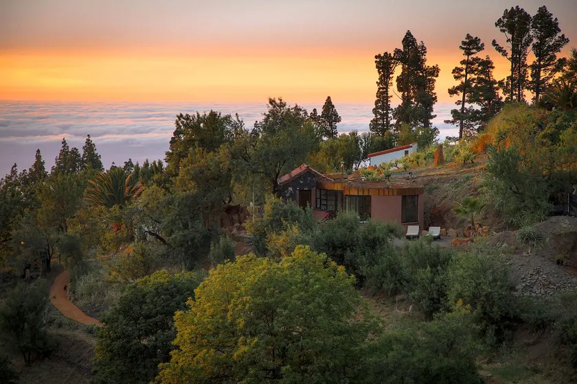 Vacation home El Sitio with pool - secluded location above the clouds, sea view, sauna, fireplace - Image 1
