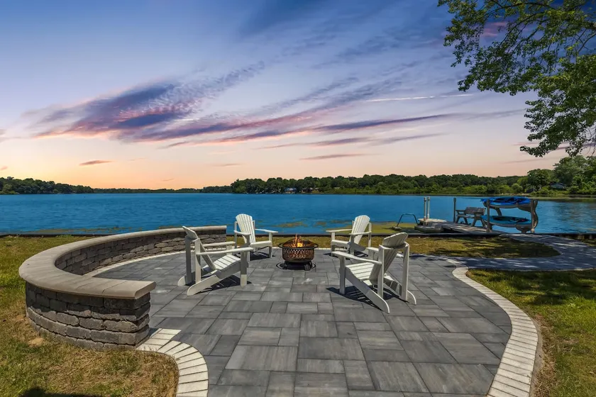 Landmark Lakehouse | Dock • Kayaks • Fire Pit - Image 1