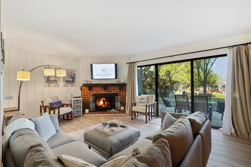 Lake Geneva, Fireplace, Pool, Wifi, King Bed - Image 1
