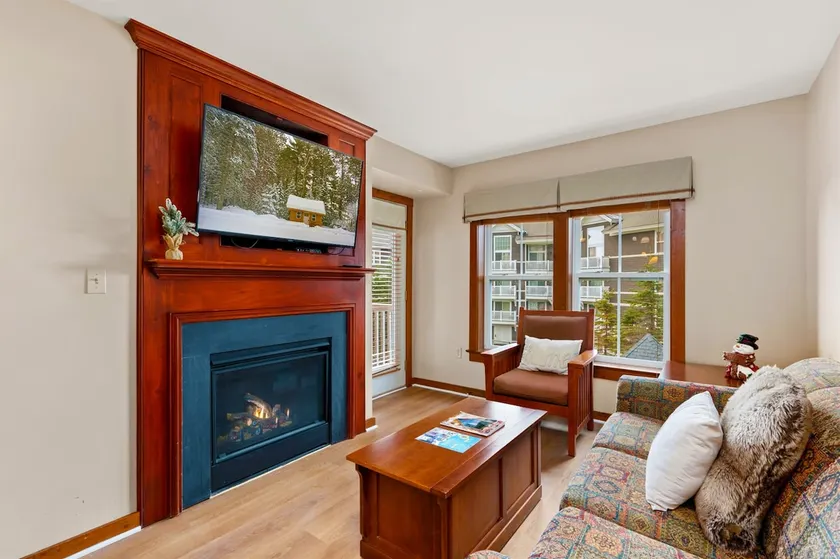 AS 339 Pool-View Balcony Ski-InOut 5-Star Rated Sleeps 5 - Image 1