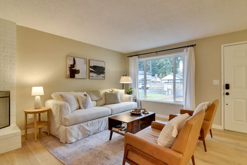 Lovely Vancouver Retreat w/ Home Gym! - Image 1