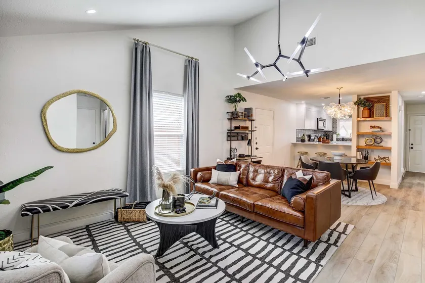 Stylish Allen Home near Watters Creek Village - Image 1