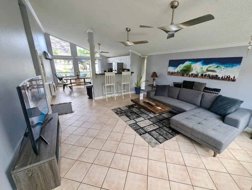 @Top Spots | Paradise Getaway – 2 Min from Beach! - Image 1