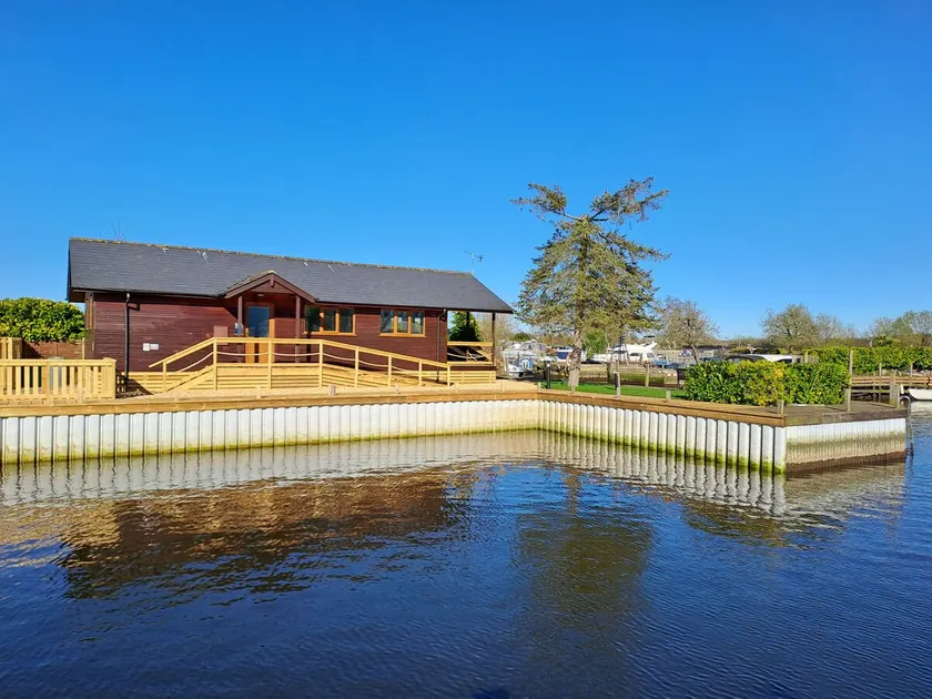 River Rest - Norfolk Broads - Image 1