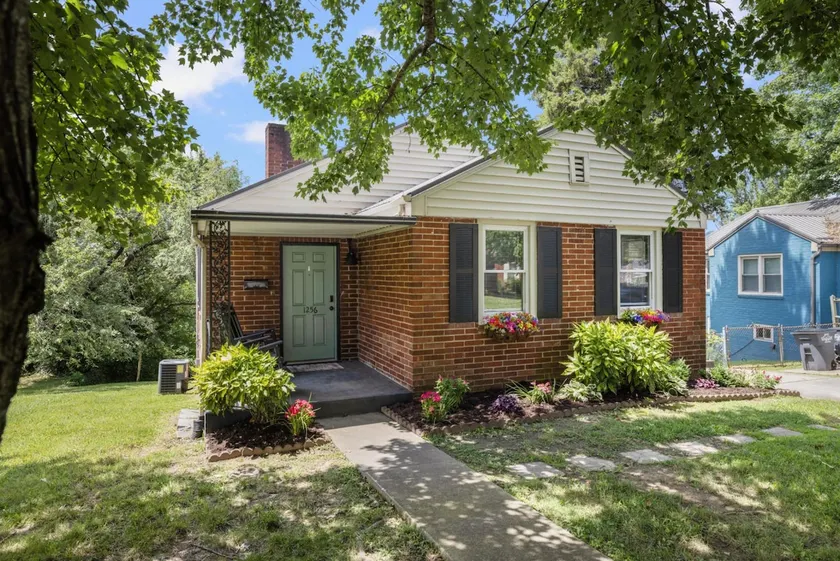 Single-Level Kingsport Home · Sleeps 6 · Pets OK - Image 1