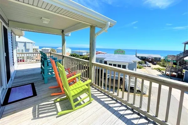 Oceanviews galore from this 3BR, 2.5BA beach house - Image 1