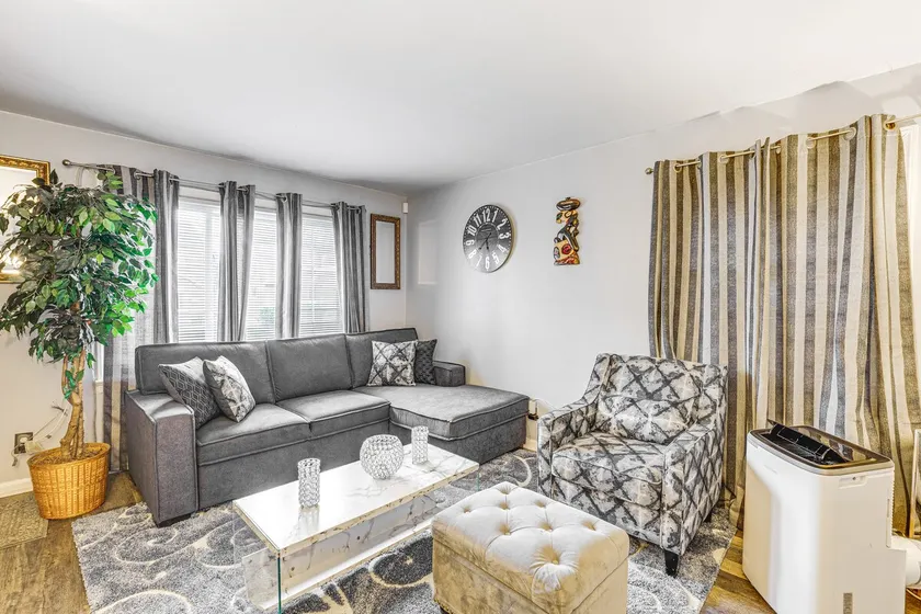 Newark Home w/ Deck & Fire Pit, 16 Mi to Nyc! - Image 1