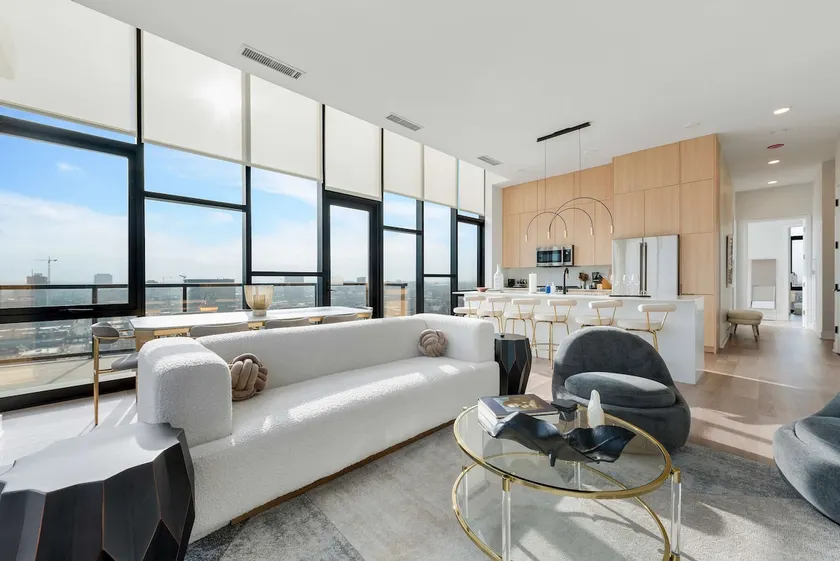 Scenic 3BR PH for Tourism + Prime Location - Image 1