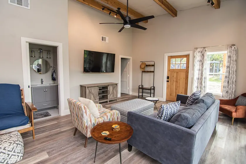 Blue Star Bungalow at Lake Whitney: Pet-Friendly Secluded Lake Retreat, Wrap Around Deck & Fire Pit - Image 1