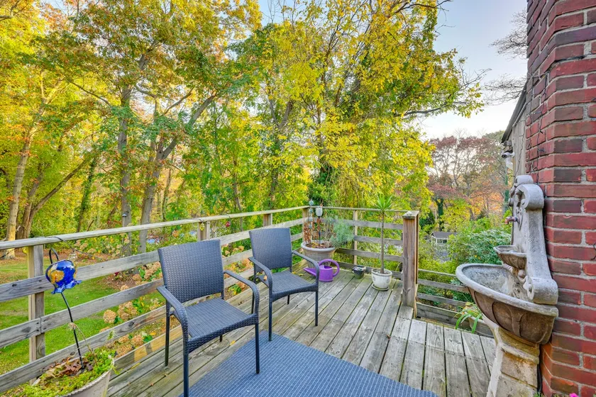 Cozy Dix Hills Apt w/ Deck ~ 7 Mi to Beach! - Image 1