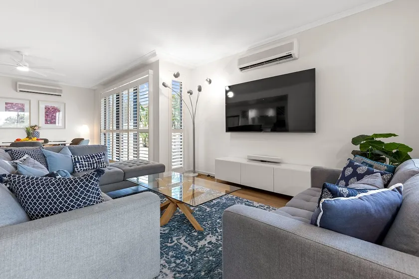 City oasis - 3 BR apt. on Maroochy river, pool, AC - Image 1