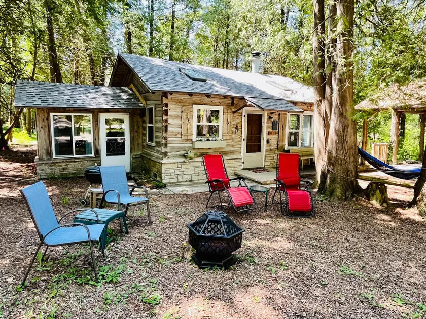 Northwind Cottage #3, Cozy cabin in the woods, 1 block from the Bay. - Image 1