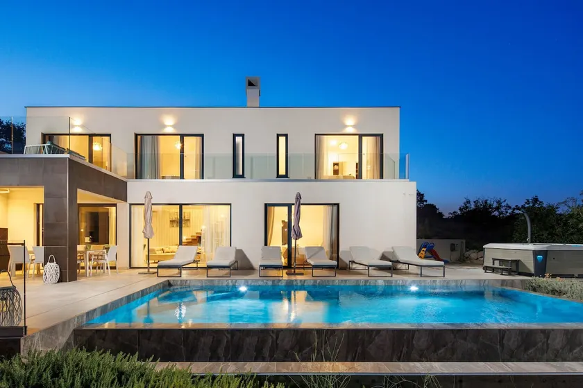 Villa Aristea with sea view, jacuzzi and infinity pool - Image 1