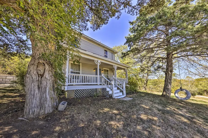 The Farmhouse (Unit B) at Deer Ridge Estate - Image 1
