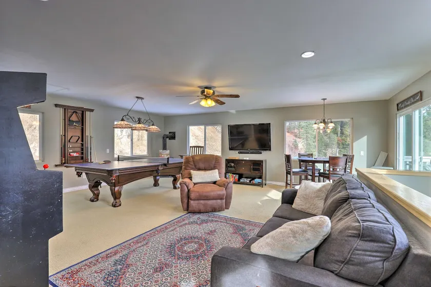 Lake Loon 'Hillside' Cottage w/ Private Deck! - Image 1