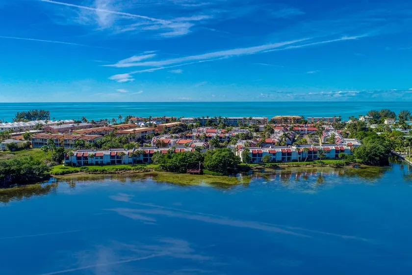 Anna Maria Island Bliss, Sunsets, Sand & Large Heated Pool - Image 1