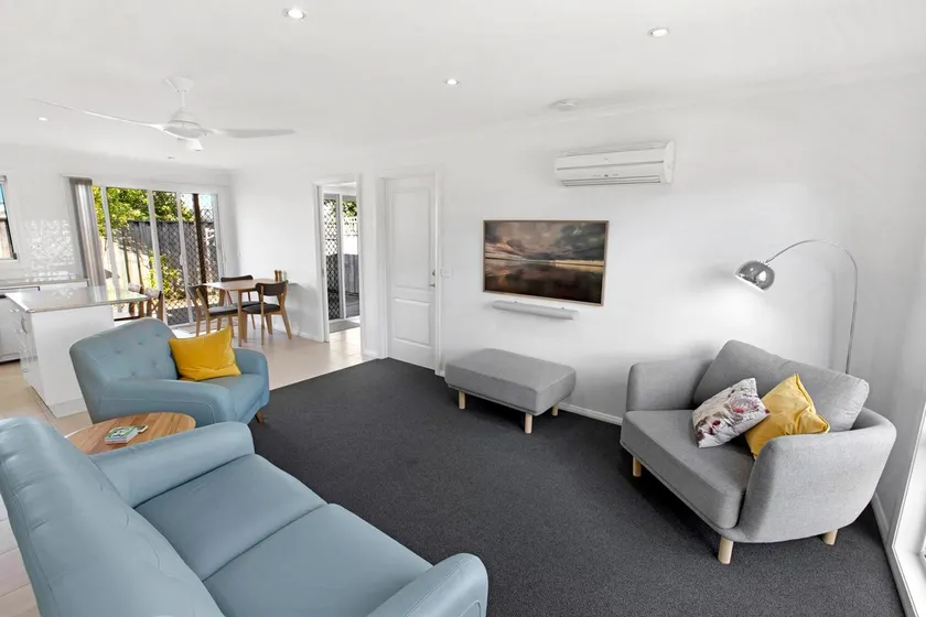 Sea Breeze - Lakeside 2BR near Koala Trails - Image 1