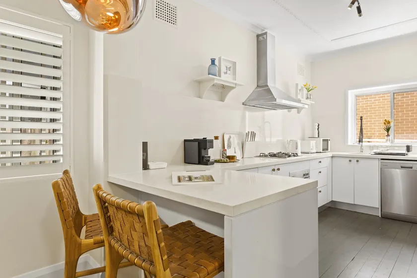 Comfy 2-Bed Apartment with A/C throughout - Image 1