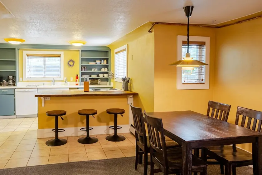 4th St. Hideaway : 2BD, Blocks to River & Downtown - Image 1