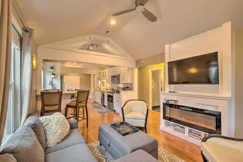 Luxe Lyndon Home < 11 Mi to Dtwn Louisville! - Image 1
