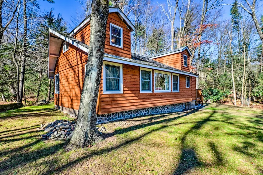 Cozy Tannersville Gem - Ski, Hike, Explore! - Image 1