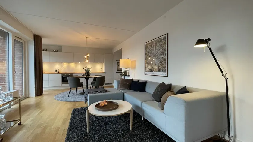 Close To Water- Free Parking - 2 Bedrooms - Image 1
