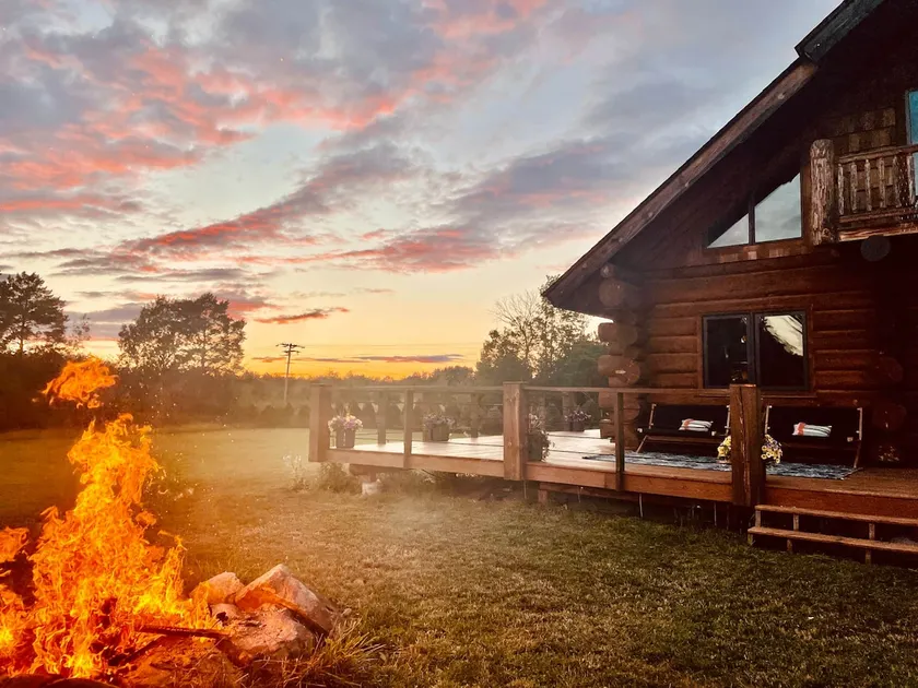 Handcrafted Log Cabin | Hot Tub | Sauna | GameRoom - Image 1