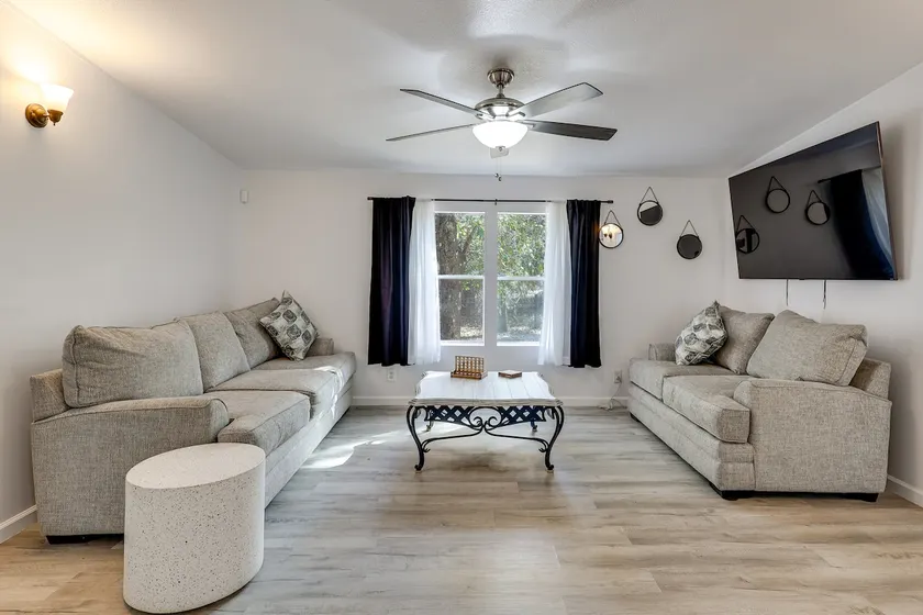 The Hideaway w/ Fire Pit ~ 18 Mi to Tampa! - Image 1
