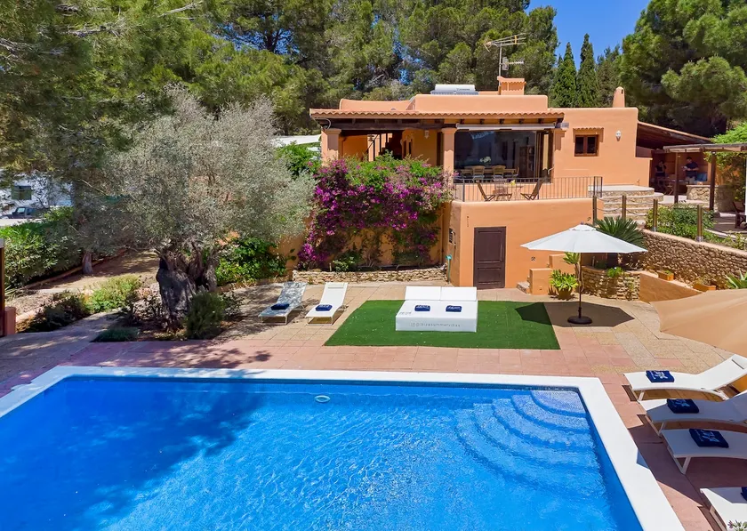 Villa in San Rafael Ibiza Sleeps 12 - Image 1