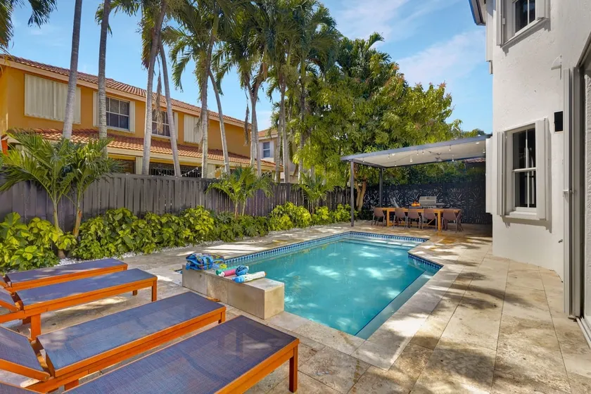 Pool Firepit & Game Room I 10 Min to Everglades - Image 1