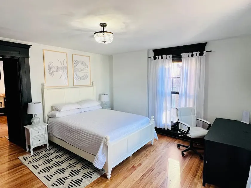 Romantic apt:West End +parking - Image 1