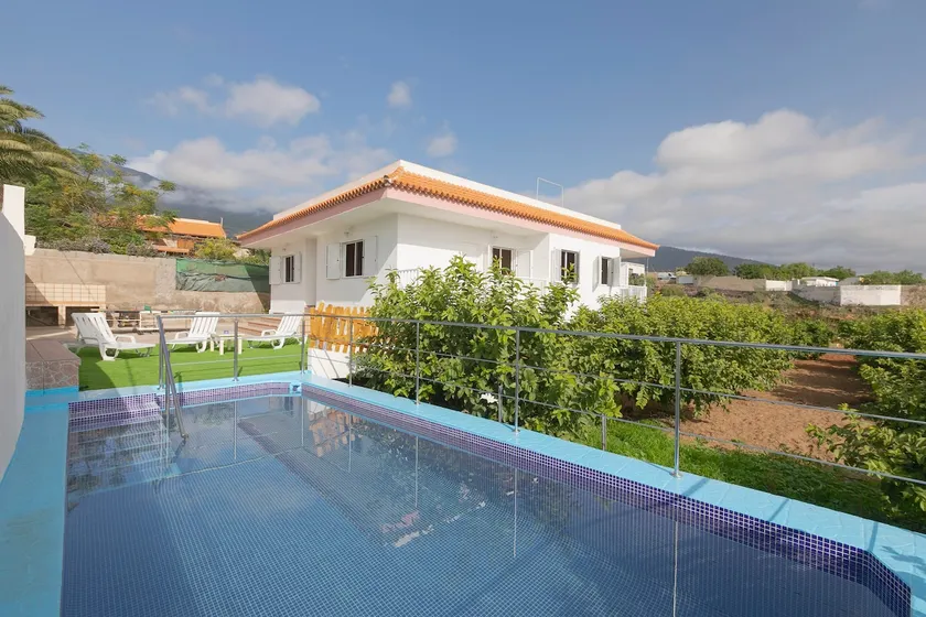 Finca „Clemente House, privater Pool“ mit Meerblick, privater Terrasse und WLAN - Image 1