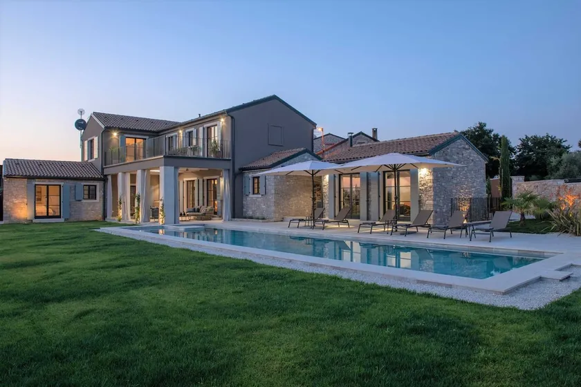 Villa avec terrasse, sauna et barbecue | Vue piscine - Image 1
