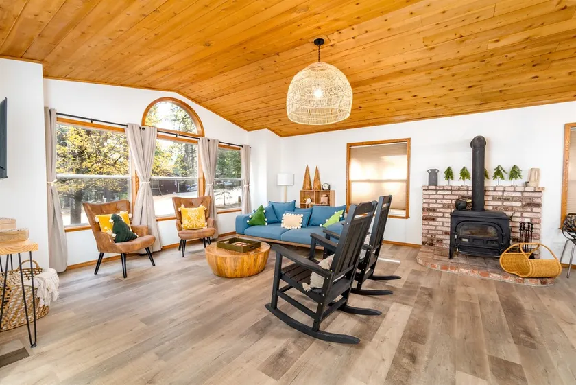 Forest Retreat+Hot Tub| SlyPark, AppleHill & Tahoe - Image 1