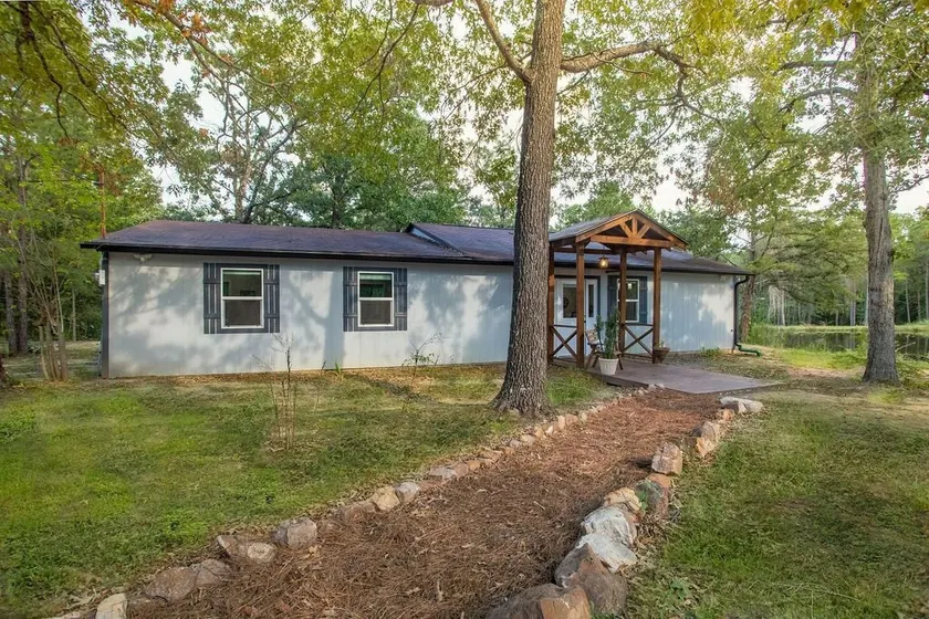 Peaceful well appointed large two bedroom country cottage - Image 1