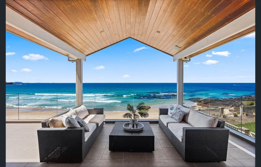 Sea View - Absolute Beachfront Shellharbour - Image 1