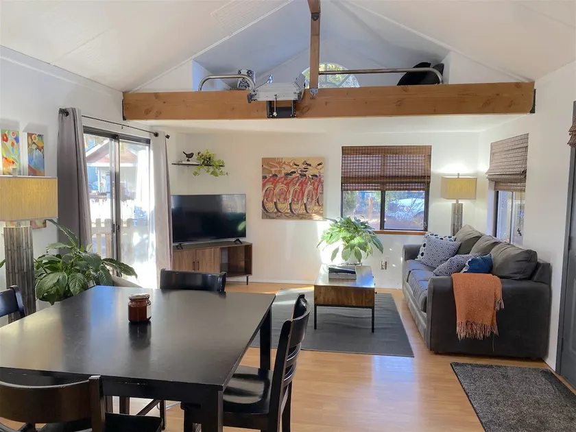 Bluebird Day - River Gem Bungalow, Cozy 1BR! - Image 1