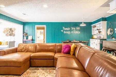The Betty: Hot Tub | Sleeps 10 | Fire Pit - Image 1