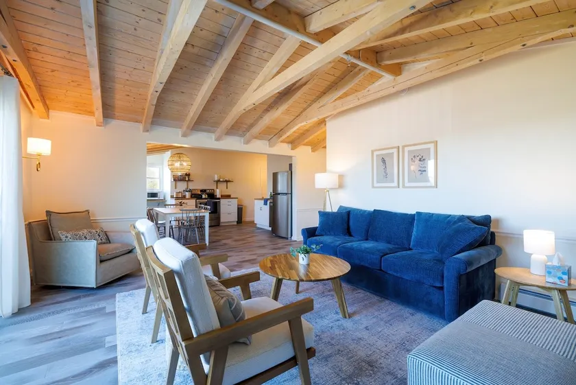 Top Floor Condo w/ Ocean Views [Admirals Quarters] - Image 1