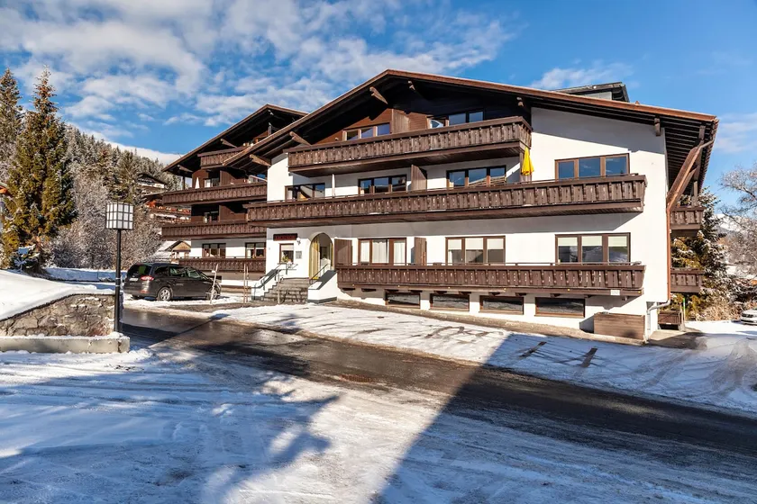 Apartamento vacacional \"Haus Excelsior Top 14\" con vistas a la montaña, sauna compartida y Wi-Fi - Image 1