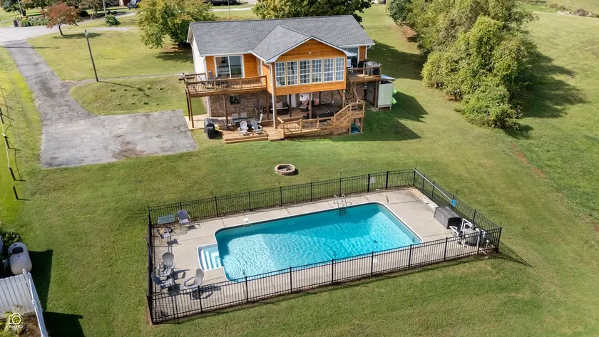 The All Seasons Resort: Pool, Hot Tub,  & Private Dock - Image 1