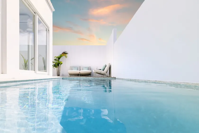 Stunning 3BR Home w Private Pool near Eagle Beach - Image 1