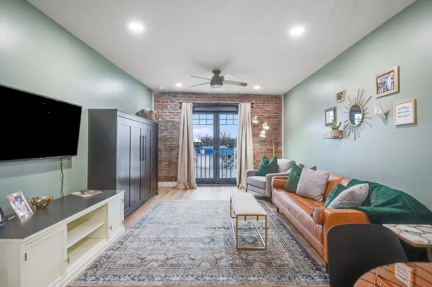 Modern in Heart of Downtown-Balcony - Image 1